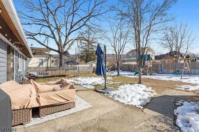 125 Meadowbrook Ave, Wanaque Boro, NJ 07465