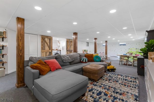 125 Meadowbrook Ave, Wanaque Boro, NJ 07465