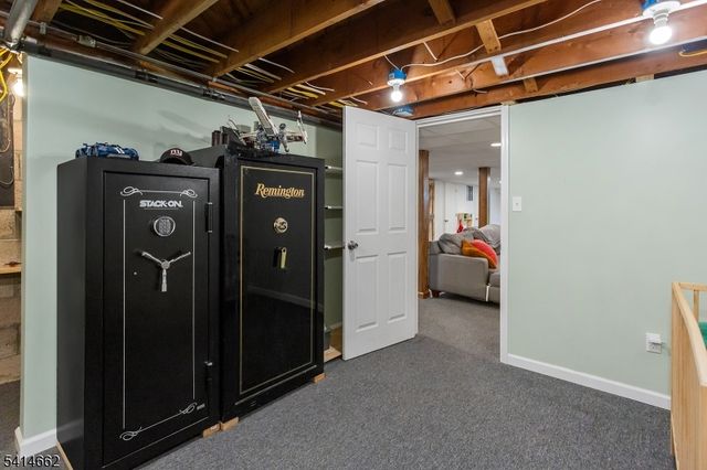 125 Meadowbrook Ave, Wanaque Boro, NJ 07465