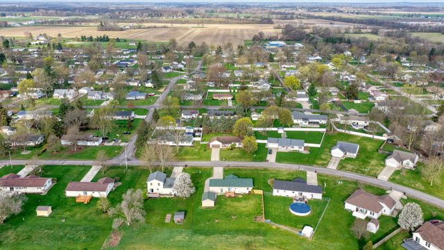 2624 Prairie Drive, Adrian, MI 49221