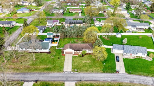 2624 Prairie Drive, Adrian, MI 49221