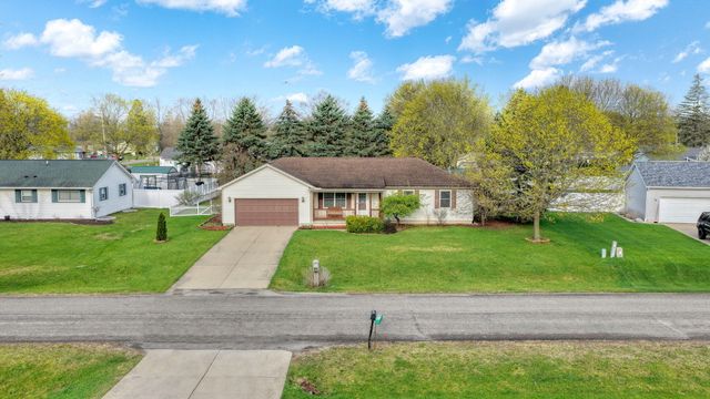 2624 Prairie Drive, Adrian, MI 49221