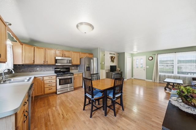 2624 Prairie Drive, Adrian, MI 49221