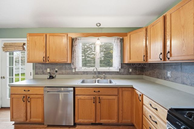 2624 Prairie Drive, Adrian, MI 49221