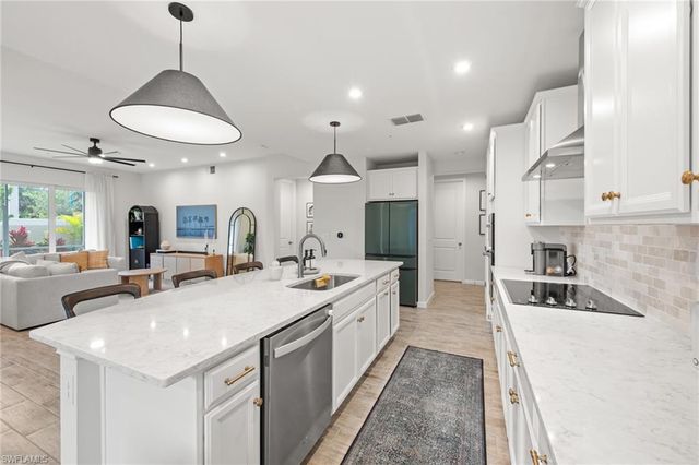 4688 Arboretum CIR # 101, Naples, FL 34112