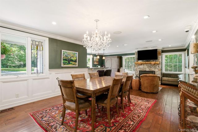 27 School Lane, Lloyd Harbor, NY 11743