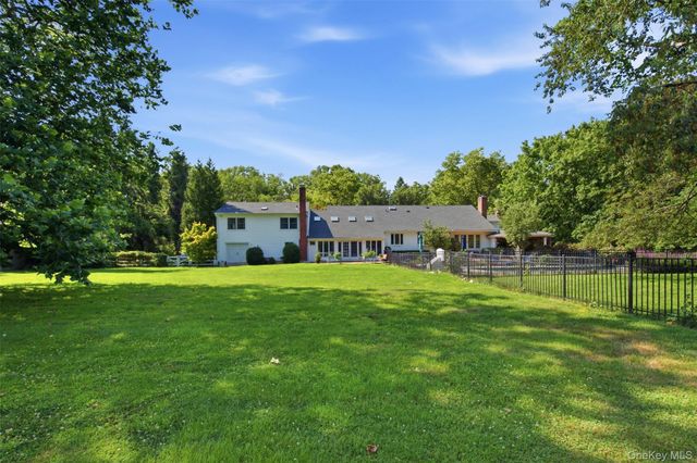 27 School Lane, Lloyd Harbor, NY 11743