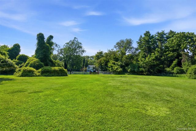27 School Lane, Lloyd Harbor, NY 11743