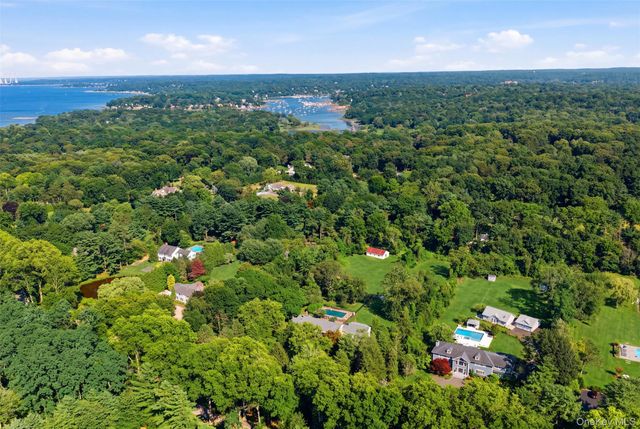 27 School Lane, Lloyd Harbor, NY 11743