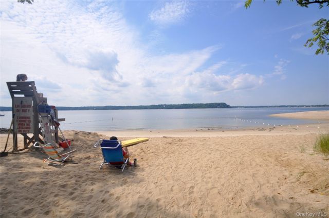 27 School Lane, Lloyd Harbor, NY 11743