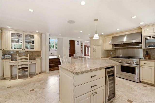 27 School Lane, Lloyd Harbor, NY 11743