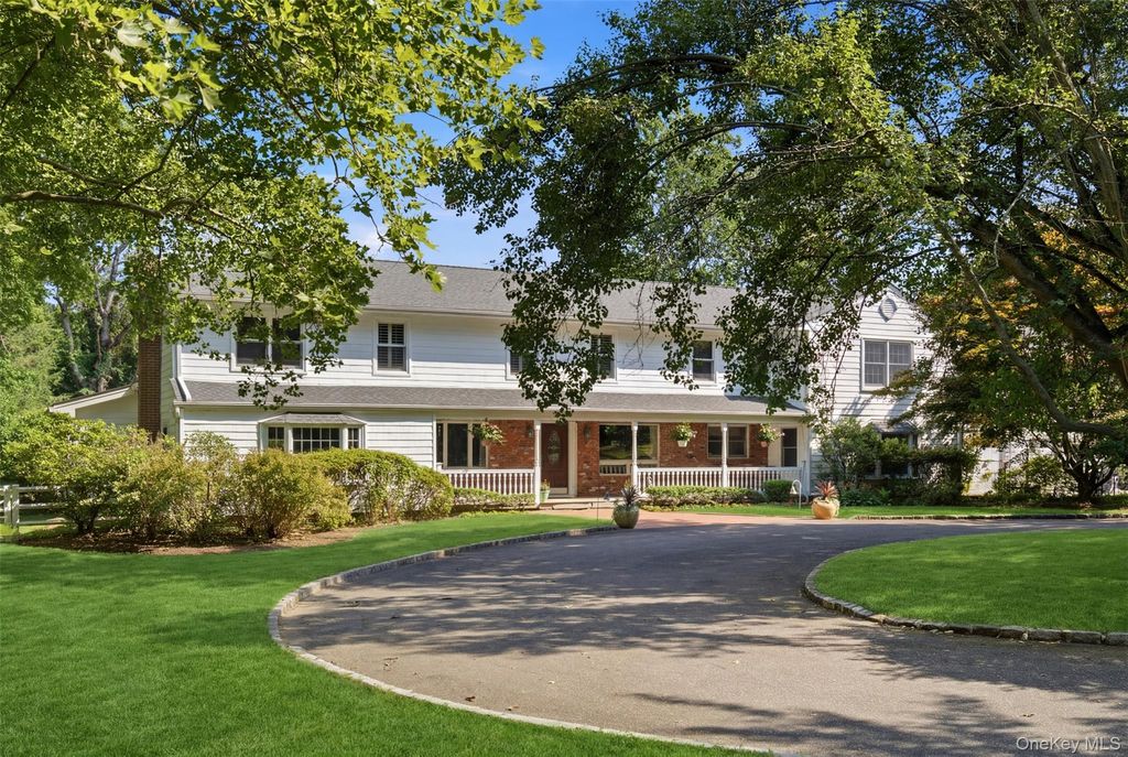 27 School Lane, Lloyd Harbor, NY 11743