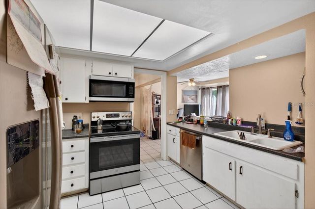 4033 COUNTRY CLUB BOULEVARD, Cape Coral, FL 33904