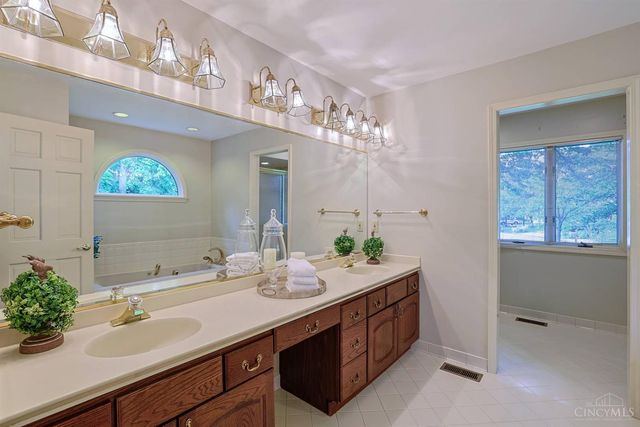 9202 Souffle Circle, Symmes Twp, OH 45140