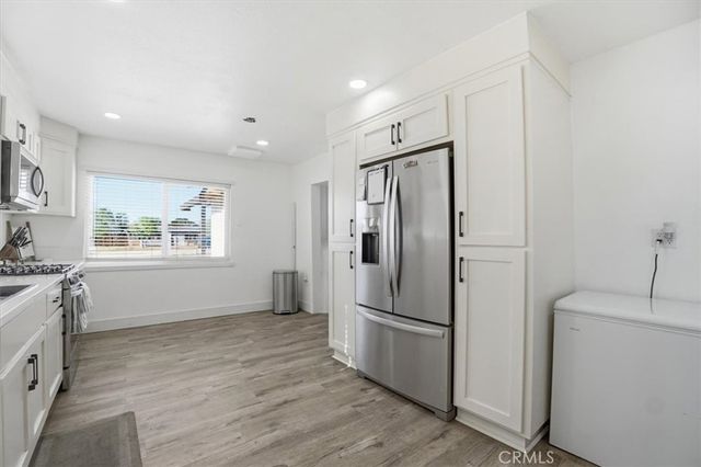 1163 Smith, Adelanto, CA 92301