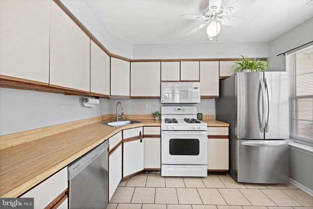 128 MILL RUN E, Hightstown, NJ 08520