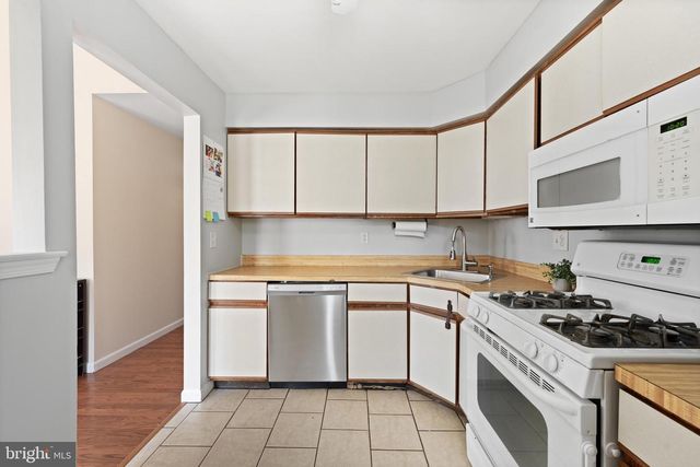 128 MILL RUN E, Hightstown, NJ 08520