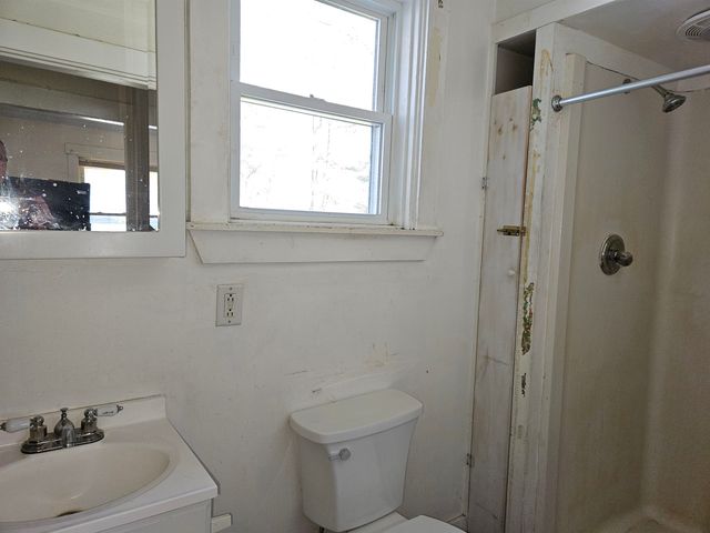 654 Us Route 5, Hartland, VT 05052