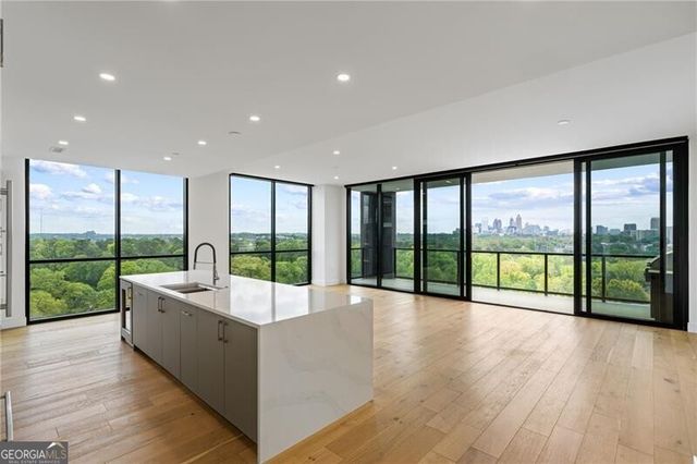 2425 Peachtree Road NE 1409, Atlanta, GA 30305