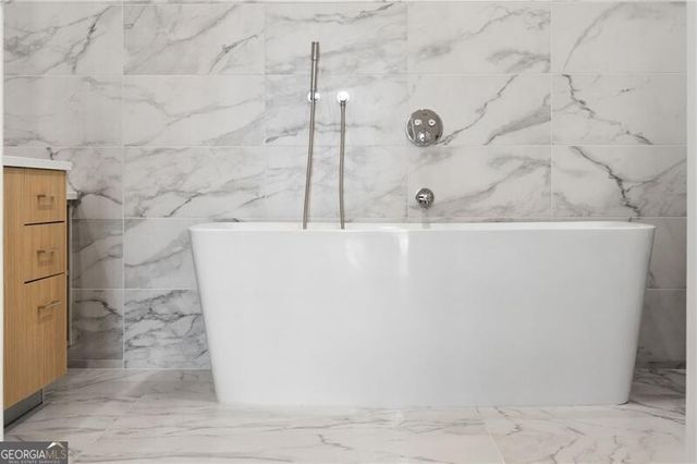 2425 Peachtree Road NE 1409, Atlanta, GA 30305