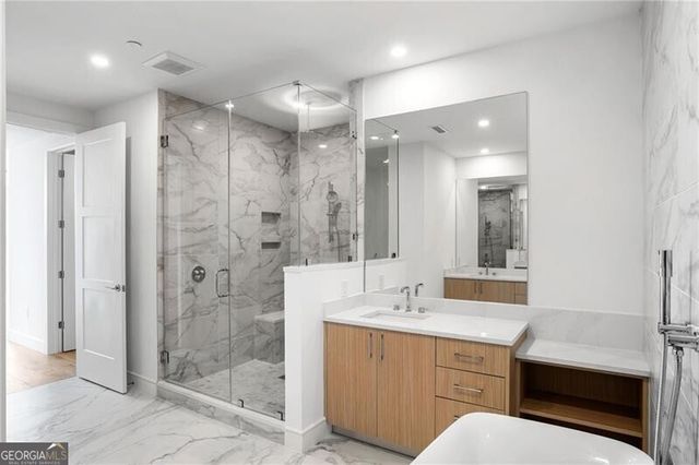 2425 Peachtree Road NE 1409, Atlanta, GA 30305