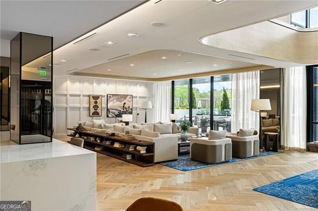 2425 Peachtree Road NE 1409, Atlanta, GA 30305