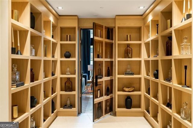 2425 Peachtree Road NE 1409, Atlanta, GA 30305