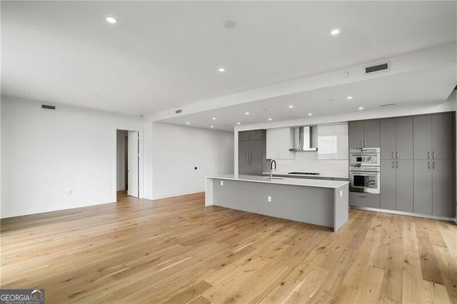 2425 Peachtree Road NE 1409, Atlanta, GA 30305