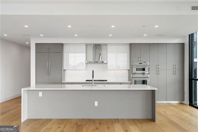 2425 Peachtree Road NE 1409, Atlanta, GA 30305