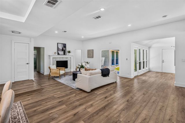 6226 La Cosa Drive, Dallas, TX 75248
