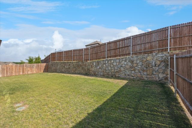 511 Ranchwood Drive, Justin, TX 76247