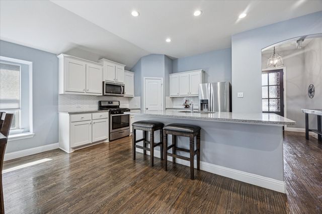 511 Ranchwood Drive, Justin, TX 76247