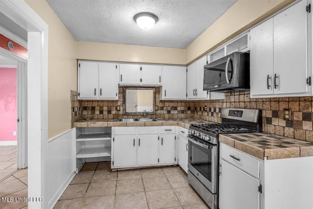 3045 Normandy Drive, Horn Lake, MS 38637