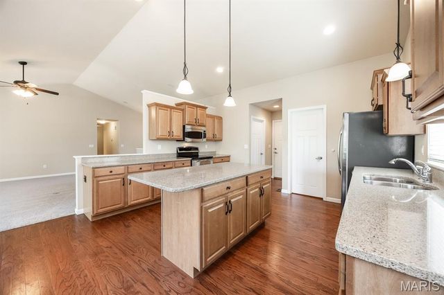 1411 Sauk Trail, O'fallon, IL 62269