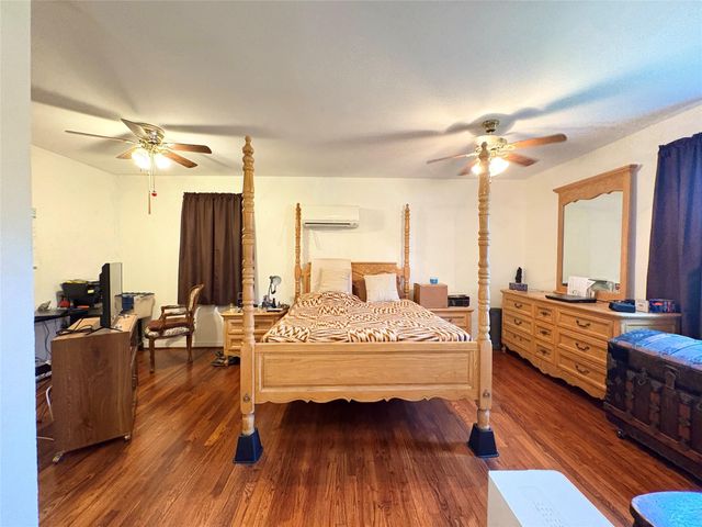 135 Janice Street, Bay City, TX 77414