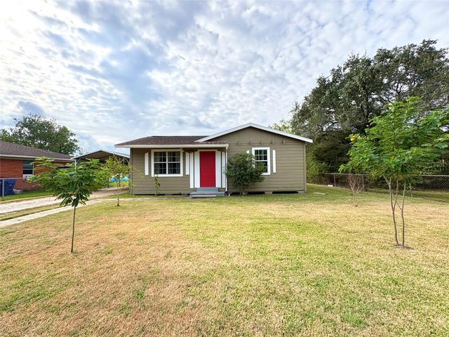 135 Janice Street, Bay City, TX 77414