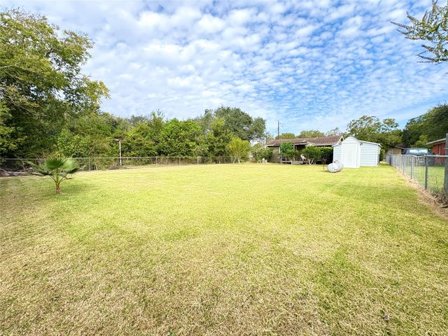 135 Janice Street, Bay City, TX 77414