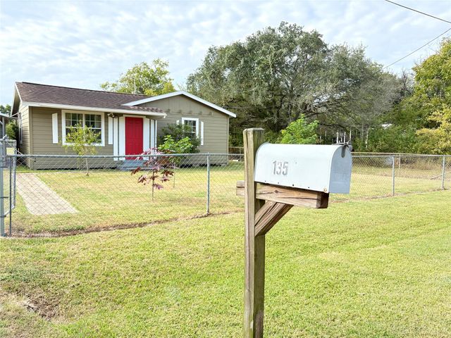 135 Janice Street, Bay City, TX 77414
