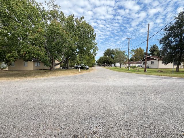 135 Janice Street, Bay City, TX 77414