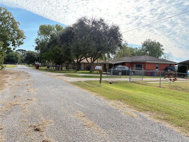 135 Janice Street, Bay City, TX 77414