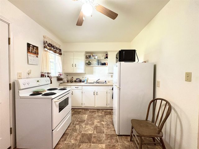 135 Janice Street, Bay City, TX 77414