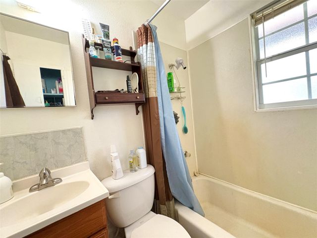 135 Janice Street, Bay City, TX 77414