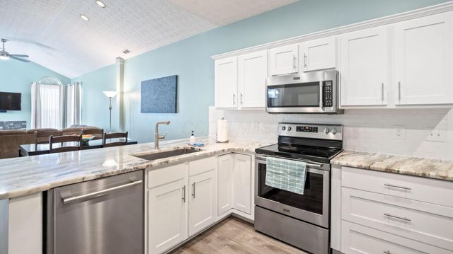 3669 Stoneway Point, Powell, OH 43065