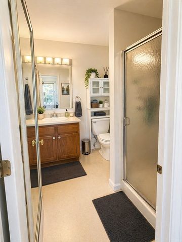 4 Westview Ter 4, Natick, MA 01760