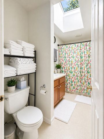 4 Westview Ter 4, Natick, MA 01760