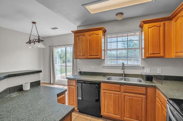 105 Maple Ave, Coahoma, TX 79511