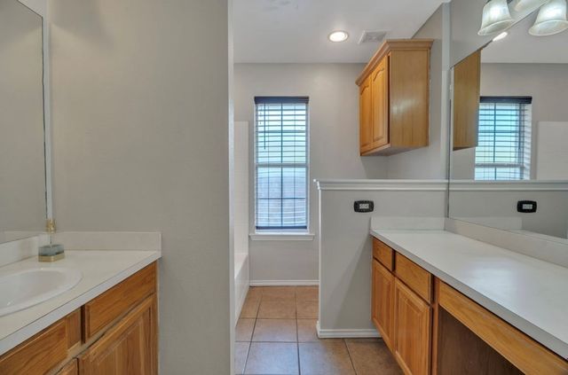 105 Maple Ave, Coahoma, TX 79511