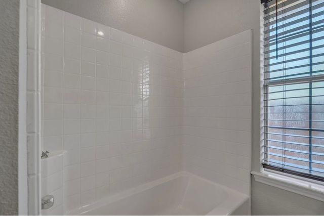 105 Maple Ave, Coahoma, TX 79511