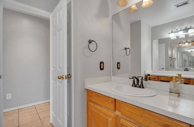 105 Maple Ave, Coahoma, TX 79511