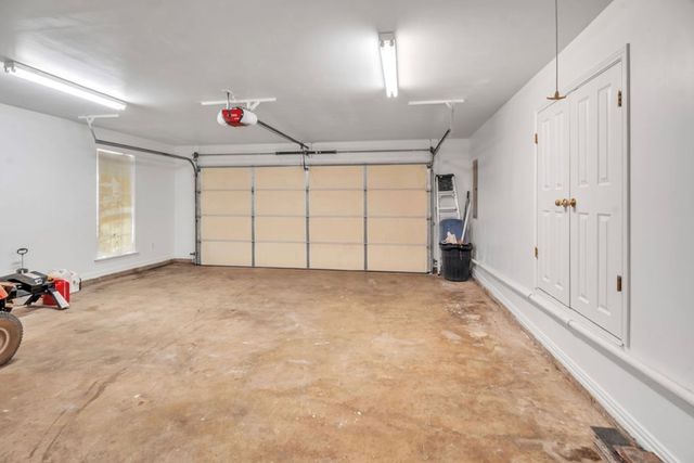 105 Maple Ave, Coahoma, TX 79511